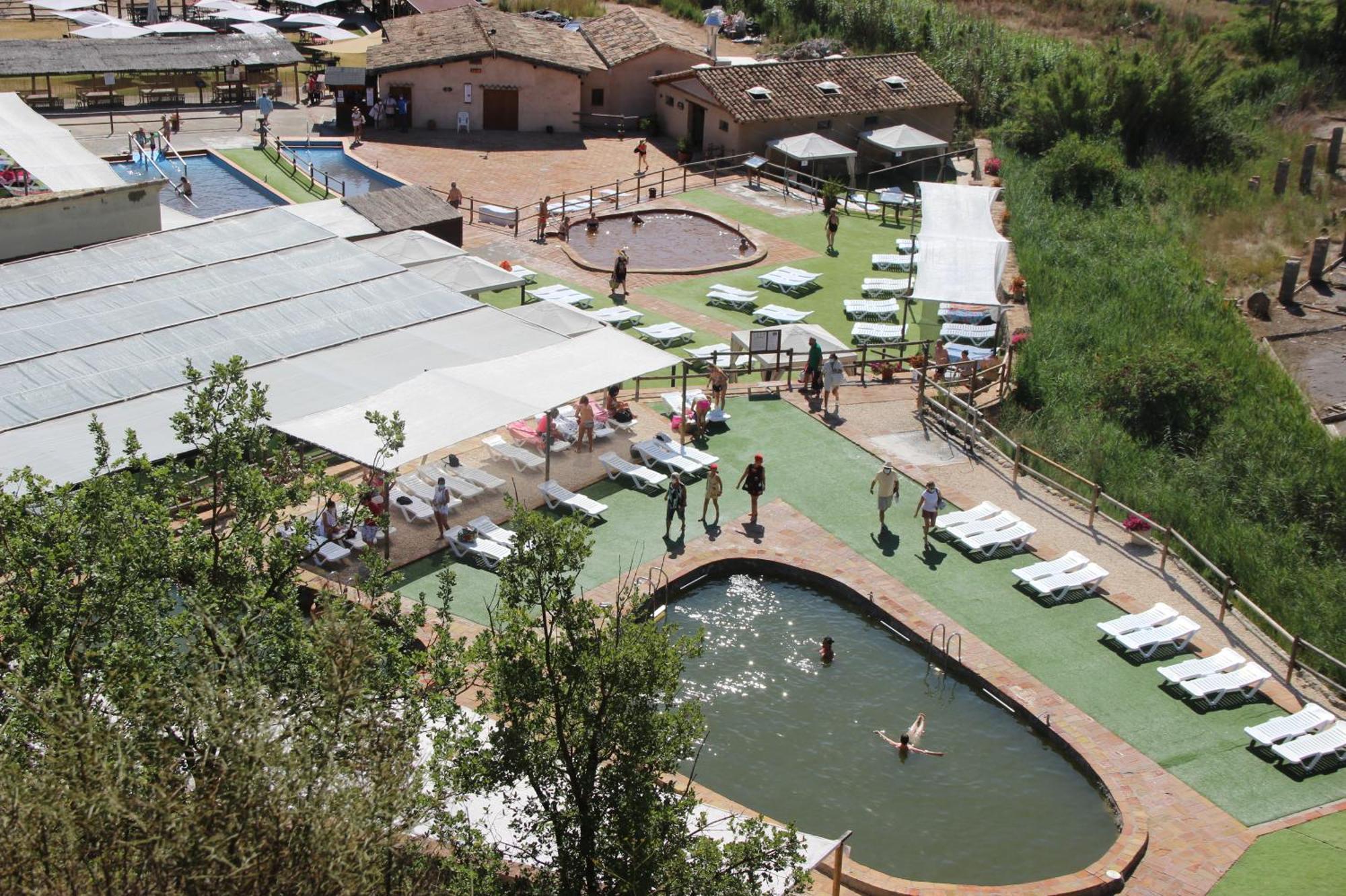 Albergue Sierra De Arbe Naval エクステリア 写真