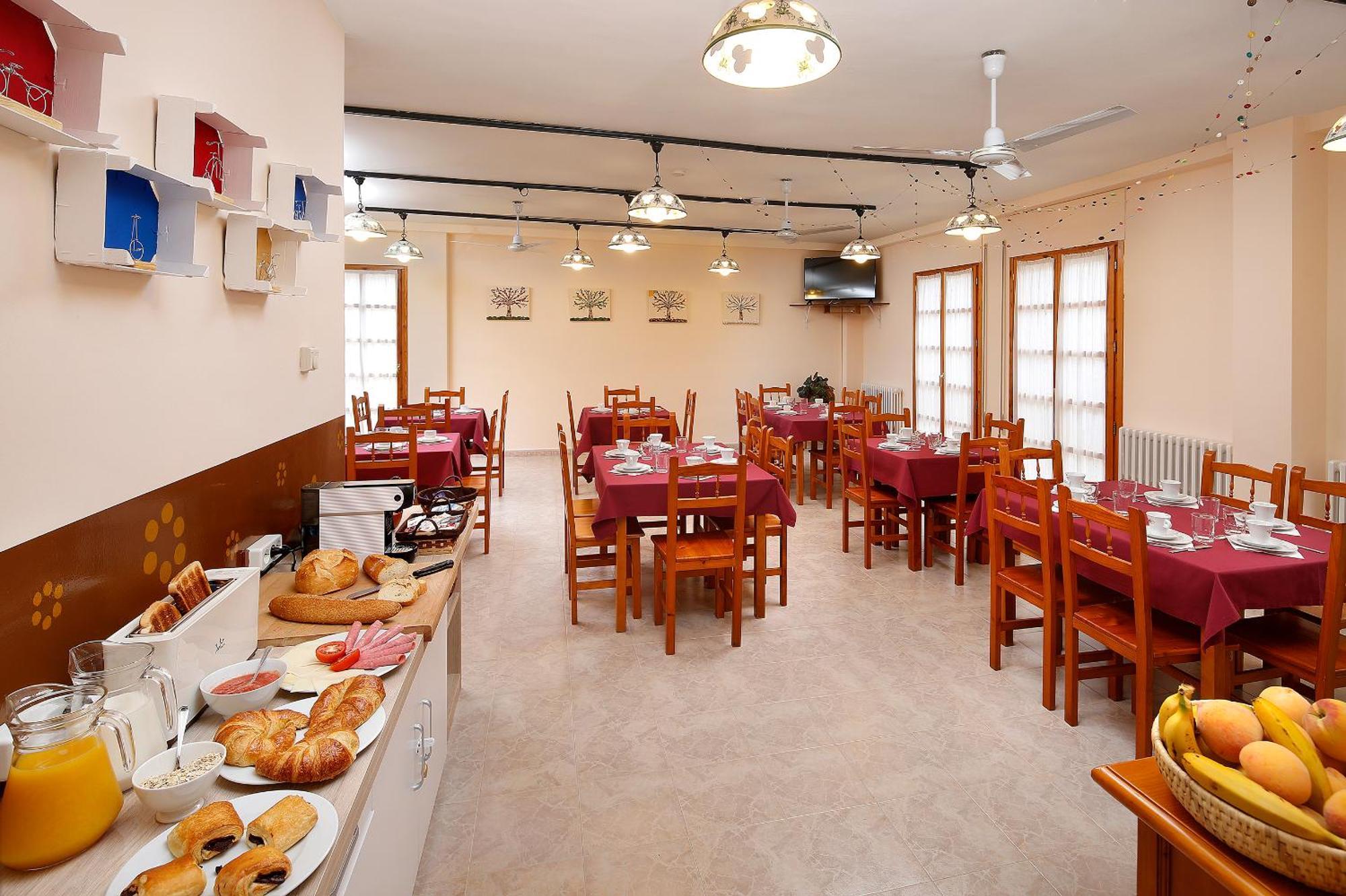 Albergue Sierra De Arbe Naval エクステリア 写真