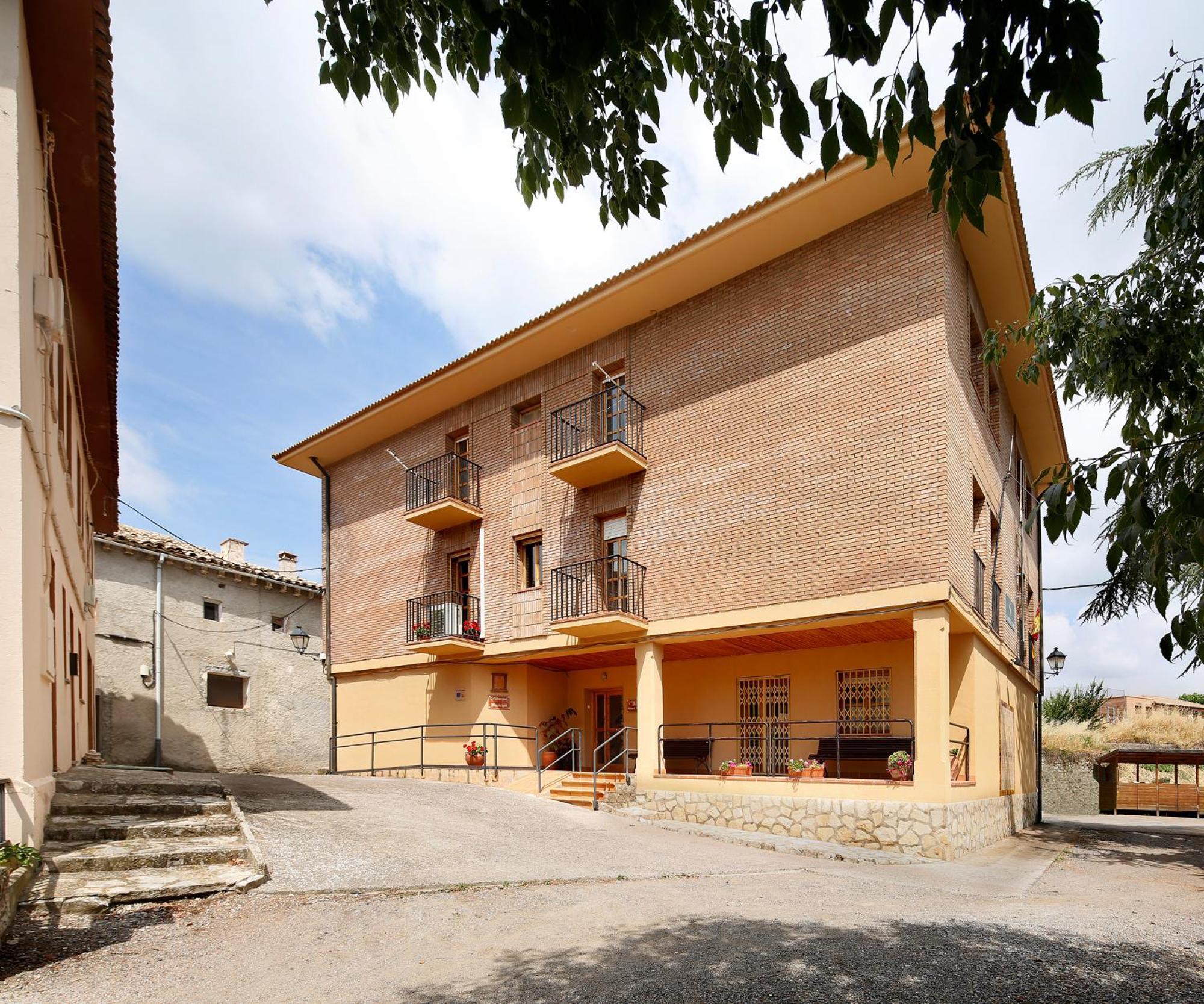 Albergue Sierra De Arbe Naval エクステリア 写真